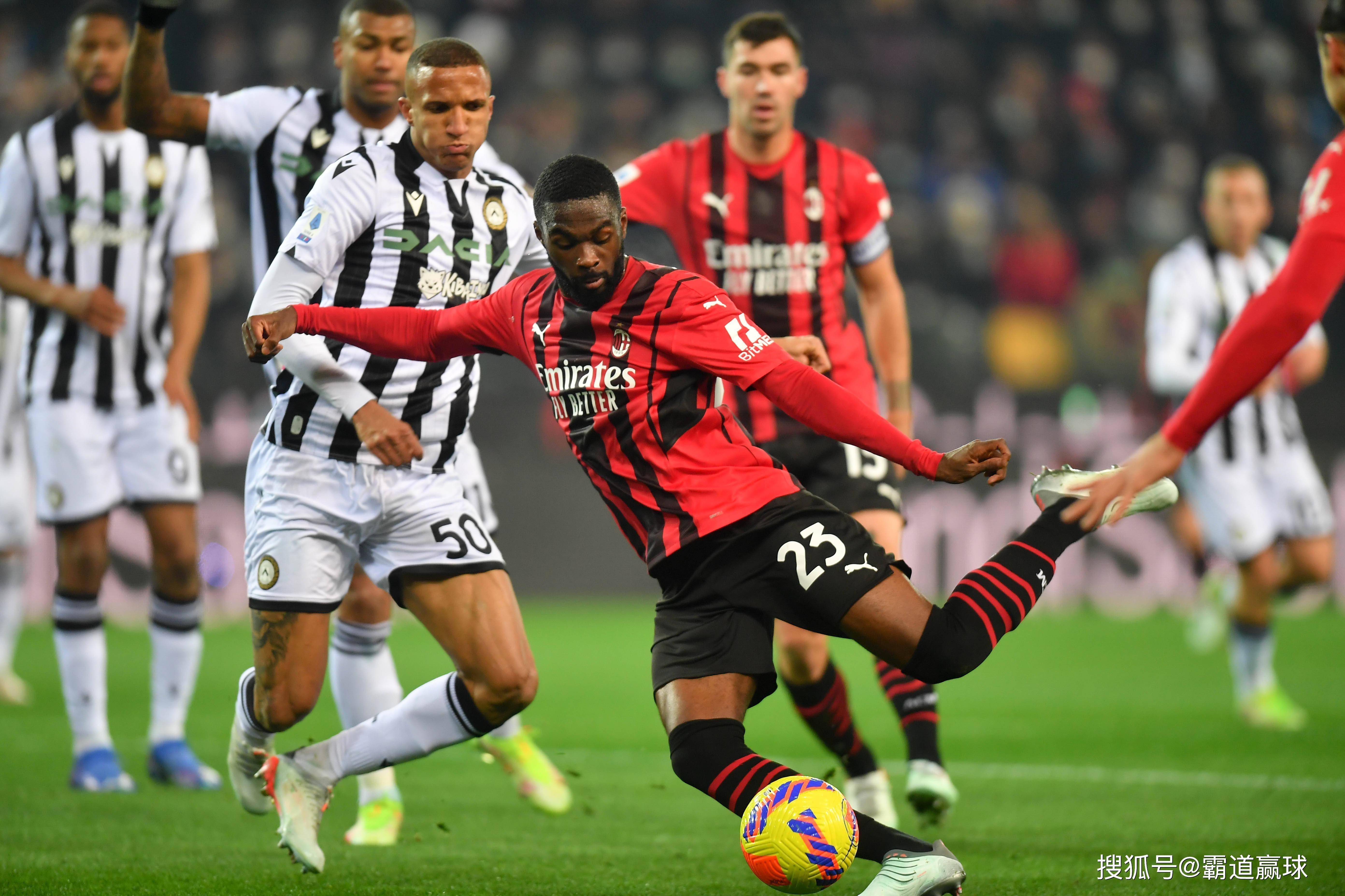 九游APP-AC米兰迎意甲关键赛；加时末段遗憾出局；更衣室稳定；更衣室氛围转暖的简单介绍