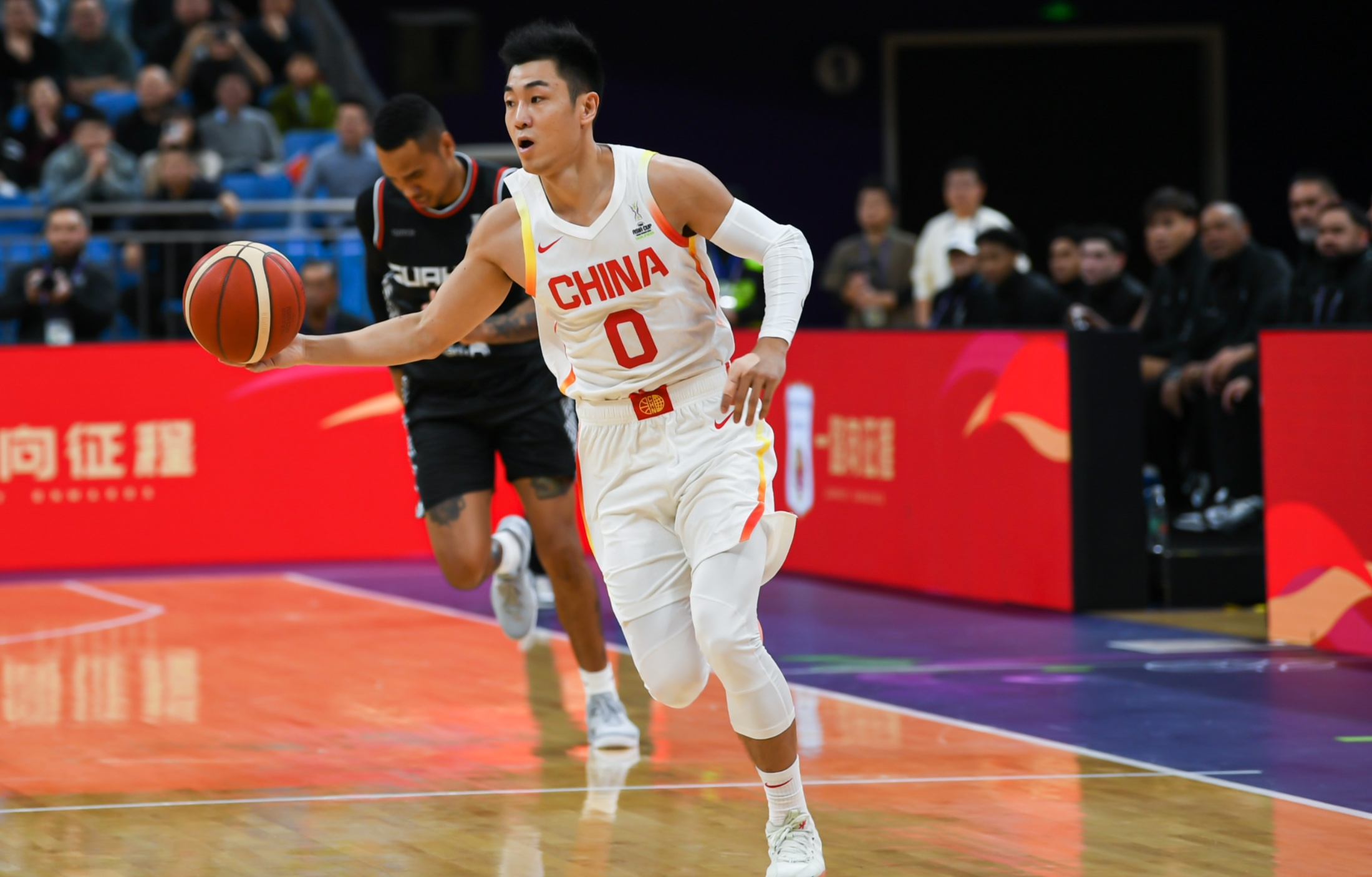 九游游戏-关于里尔训练开放日；今晨再遭质疑引欢呼；CBA常规赛在即；细节决定成败的信息