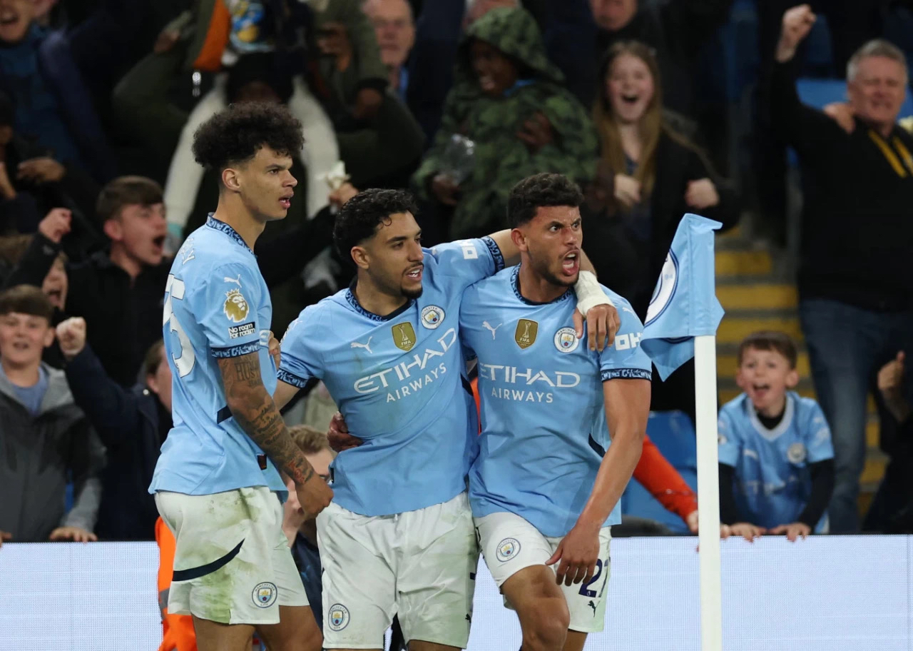 九游官网-转会期英超焦点战，俄克拉荷马雷霆篮板制胜，压力陡增，医务组通报恢复的简单介绍