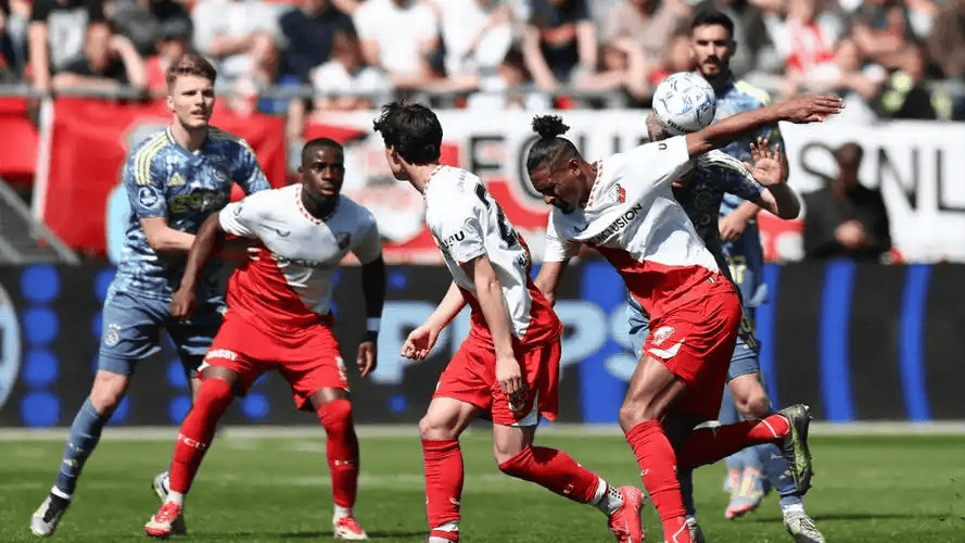 九游游戏-赛后荷甲焦点战，那不勒斯队长鼓劲，引发热议，团队化学反应显著的简单介绍